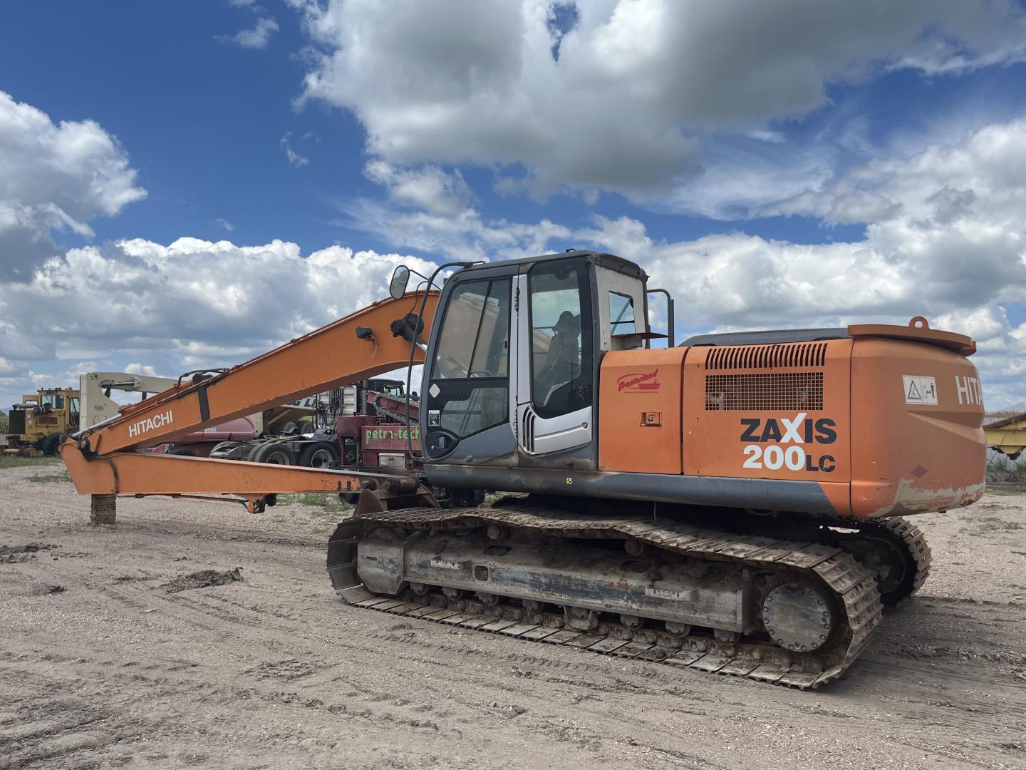 ./imagenes/INVOICE/2019/17853/EXCAVADORA HITACHI ZX200LC-3 (4).JPG